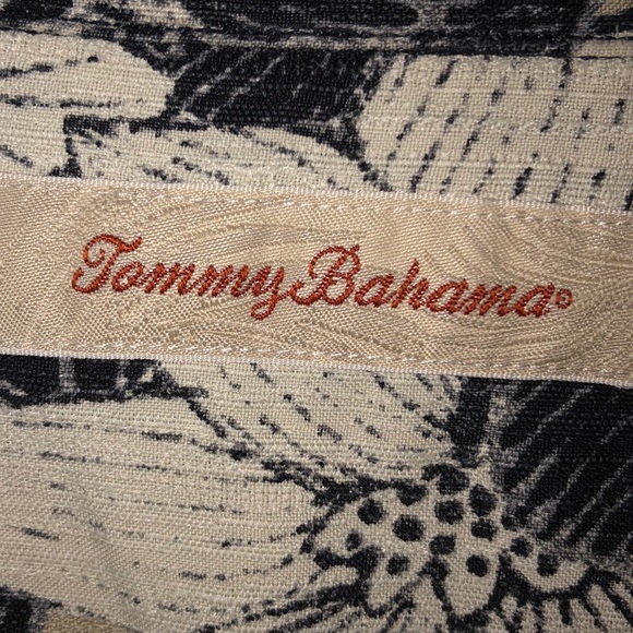 Tommy Bahama Hawaiian Shirt - Picture 2 of 4